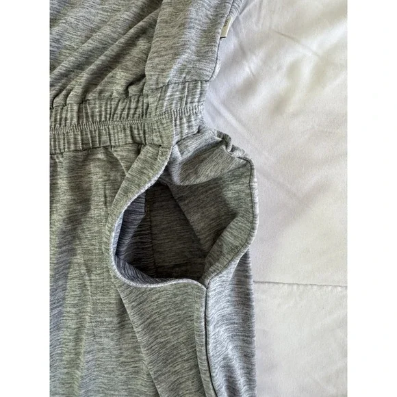 Vuori All Day Jumpsuit Short Sleeve Jumpsuit In Grey Size Large Short Sleeve - Picture 5 of 7